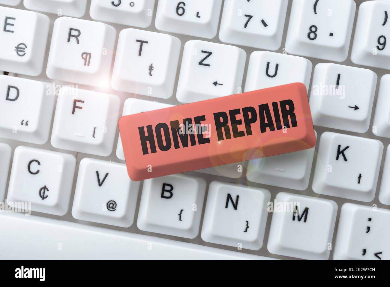 Schild mit der Anzeige „Hausreparatur“. Geschäftskonzept Pflege oder Verbesserung des eigenen Hauses selbst mit Tools -47010 Stockfoto
