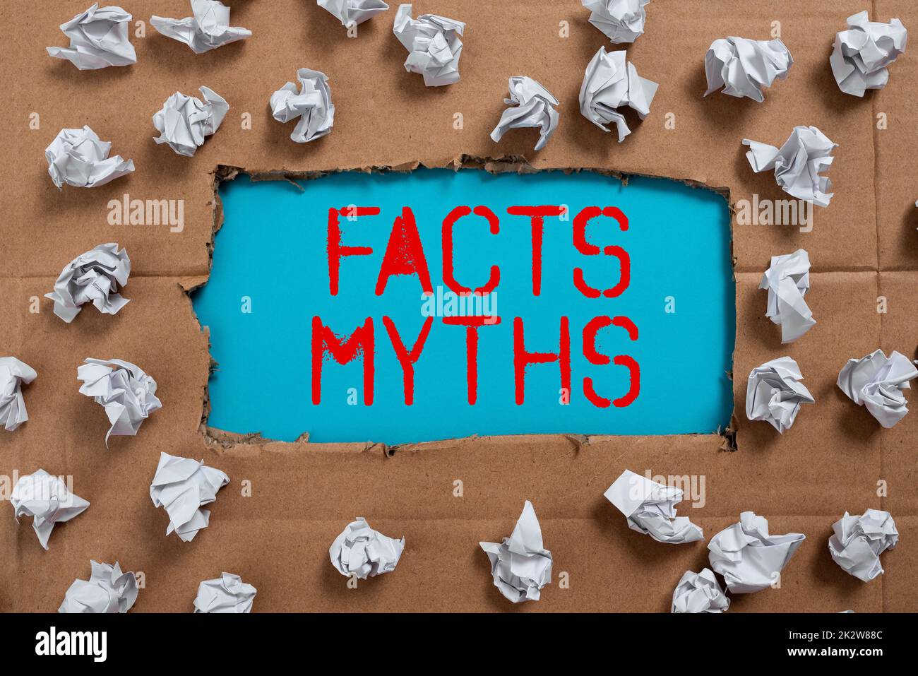 Schild mit Fakten Mythen. Geschäftsansatz basiert auf Vorstellungskraft und nicht auf echten Unterschieden -48057 Stockfoto