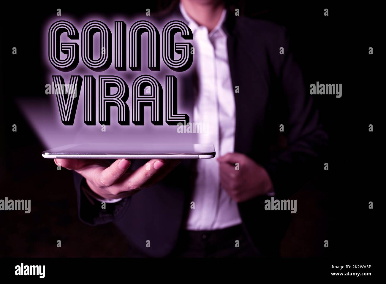 Text mit viraler Inspiration. Business Concept Image-Video oder -Link, der sich schnell über die Bevölkerung von -47134 ausbreitet Stockfoto