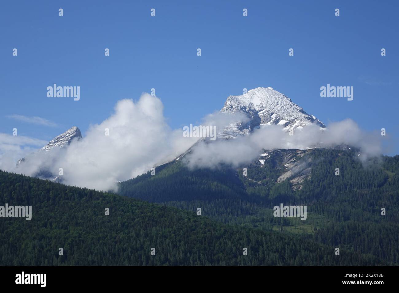 Deutschland, Bayern, Landkreis Berchtesgaden, Berchtesgadener Alpen, Nationalpark, Watzmann massiv, bewölkt, Landschaft Stockfoto