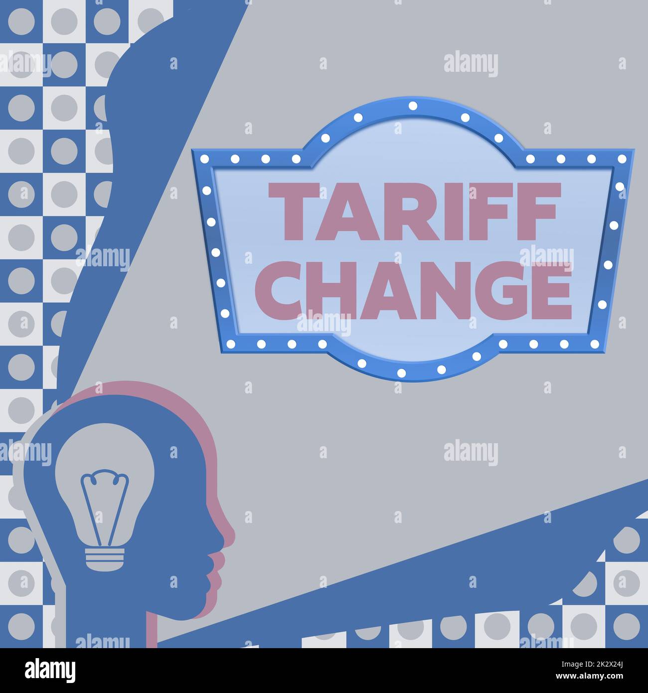 Inspiration mit Zeichen für Tarifänderung. Word für die Änderung der Einfuhrabgaben für Waren und Dienstleistungen Kopf mit beleuchteter Glühbirne mit „Showing Technology Ideas“. Stockfoto