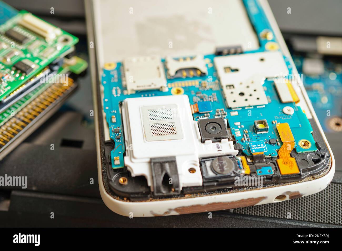 Reparatur und Upgrade von Handy, Elektronik, Computer-Hardware und Technologie-Konzept. Stockfoto