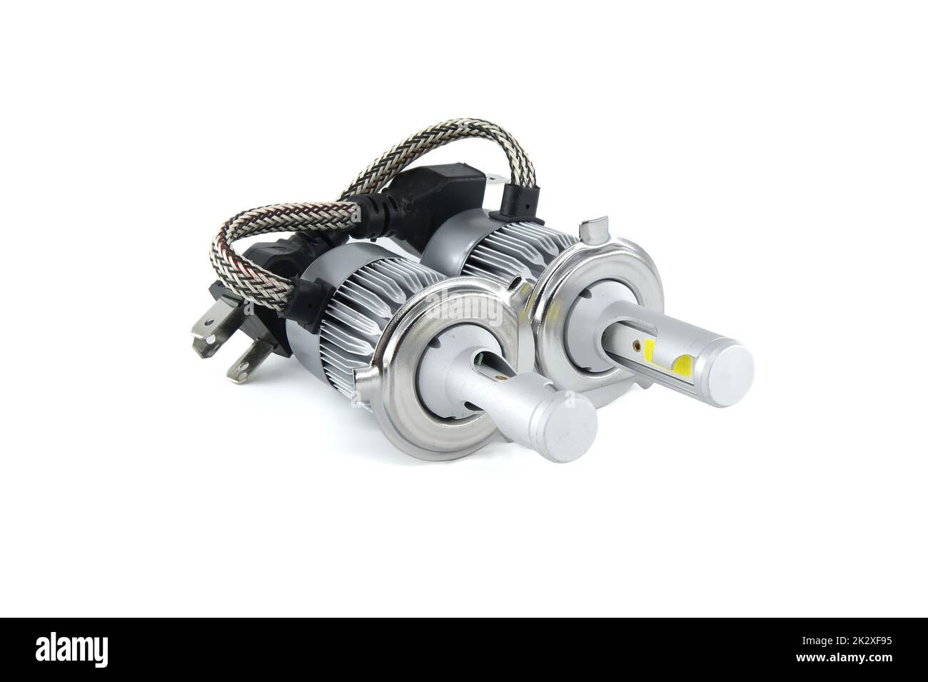 H4 LED-Scheinwerferlampen in Fahrzeugen, isoliert auf weiß Stockfoto