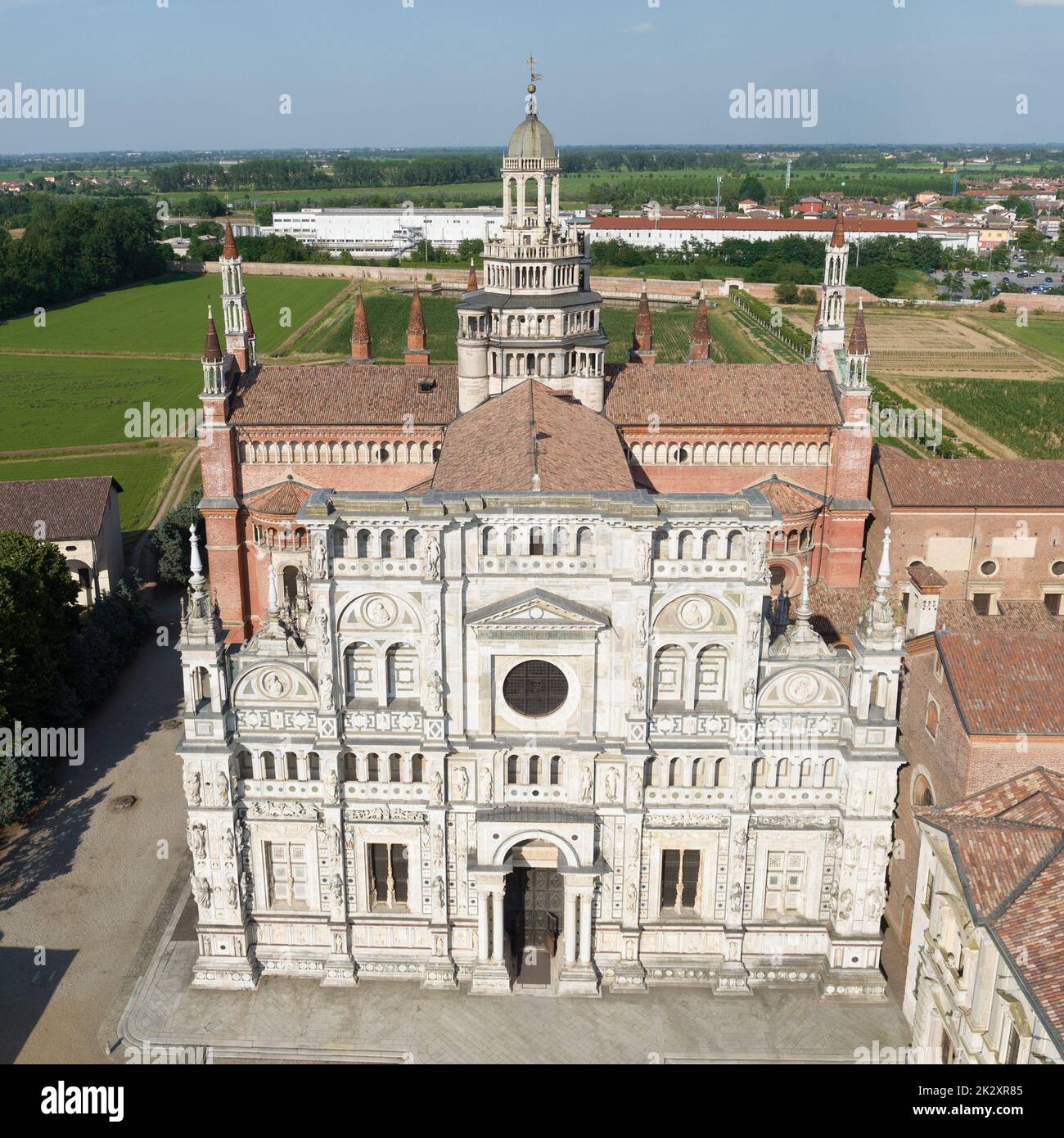 Wunderbarer Blick auf Certosa di Pavia an einem sonnigen Tag aus nächster Nähe Stockfoto