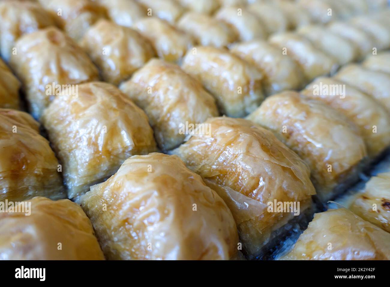 Berühmtes türkisches Baklava-Dessert in einem Backblech, Gaziantep Baklava Stockfoto