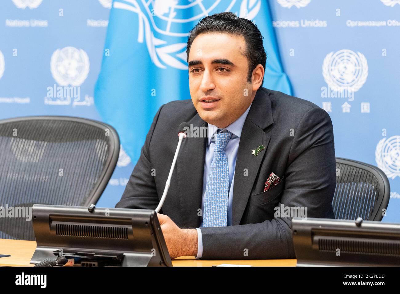 New York, USA. 23. September 2022. Pressekonferenz von Bilawal Bhutto Zardari, Minister für auswärtige Angelegenheiten der Islamischen Republik Pakistan, am 23. September 2022 im UN-Hauptquartier in New York. (Foto von Lev Radin/Sipa USA) Quelle: SIPA USA/Alamy Live News Stockfoto