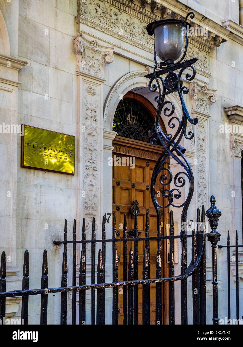 Bank J Safra in London, 47 Berkeley Square, Mayfair London. J. Safra Sasin Asset Mgmt (Europe) Ltd Schweizer Privatbank, gegründet 1841. Stockfoto