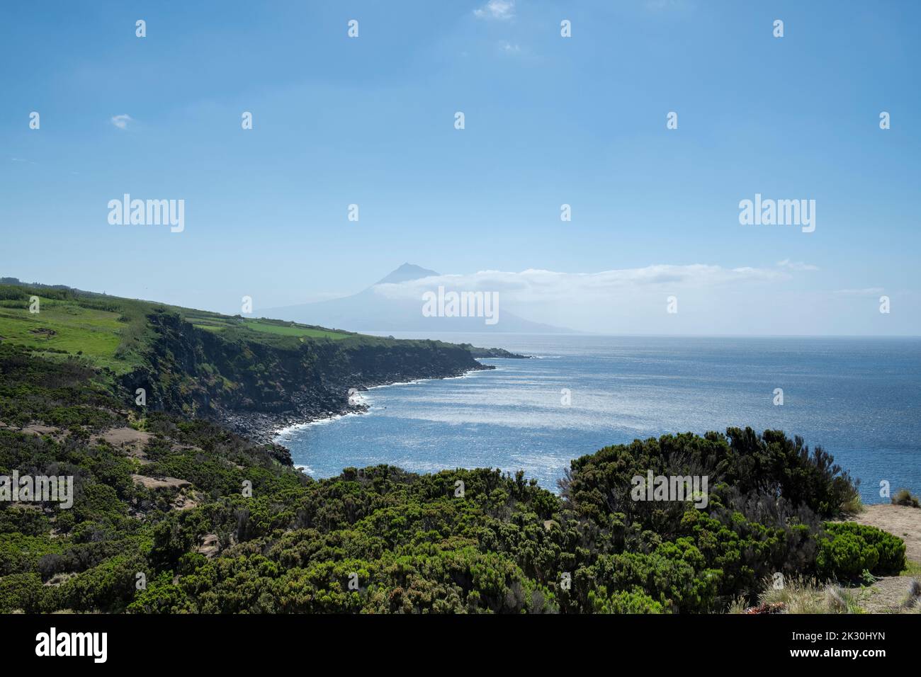 Portugal, Azoren, Küste der Insel Faial Stockfoto