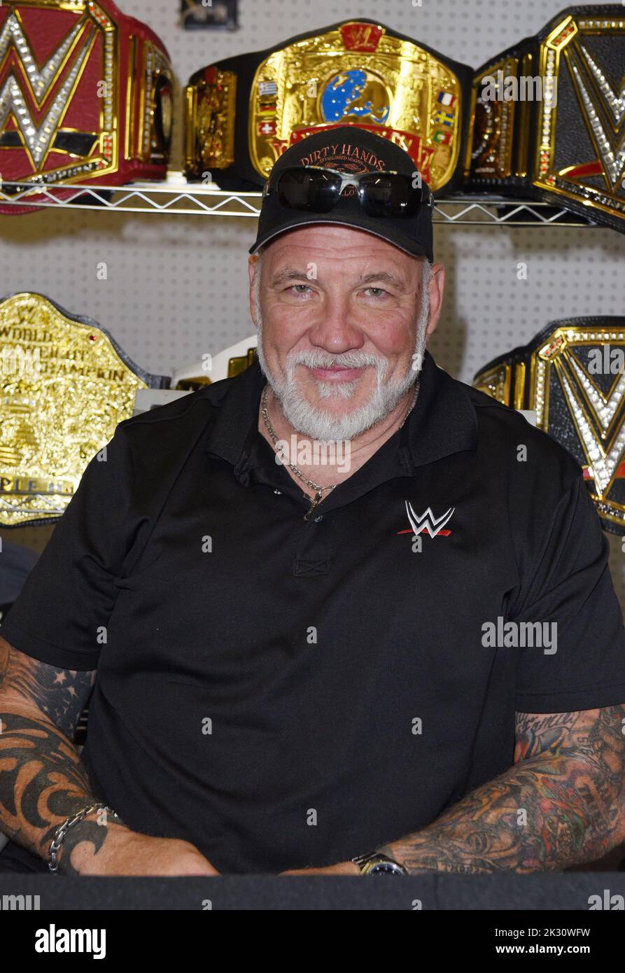 Greenville, TN, USA. 23. September 2022. Mark Canterbury, Henry O Godwinn bei einem öffentlichen Auftritt für das Hazzard Fest 2022, Greene County Fairgrounds, Greenville, TN, 23. September 2022. Quelle: Derek Storm/Everett Collection/Alamy Live News Stockfoto