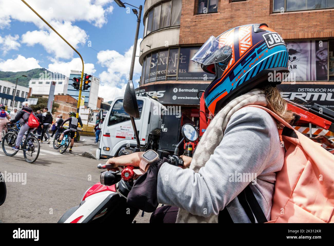 Bogota Kolumbien,Barrios Unidos Avenida Carrera 30,Kolumbianische Kolumbianer Hispanic Hispanics Südamerika Lateinamerikanische Amerikaner Stockfoto