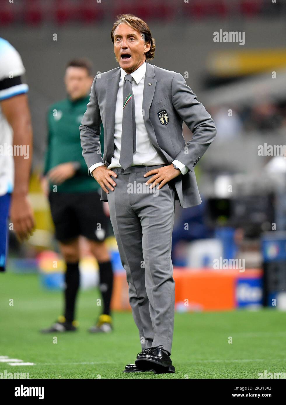 Mailand, Italien. 23. September 2022. Italiens Cheftrainer Roberto Mancini reagiert während des Ligapags A Group 3 gegen England bei der UEFA Nations League 2022 in Mailand, Italien, am 23. September 2022. Quelle: Federico Tardito/Xinhua/Alamy Live News Stockfoto