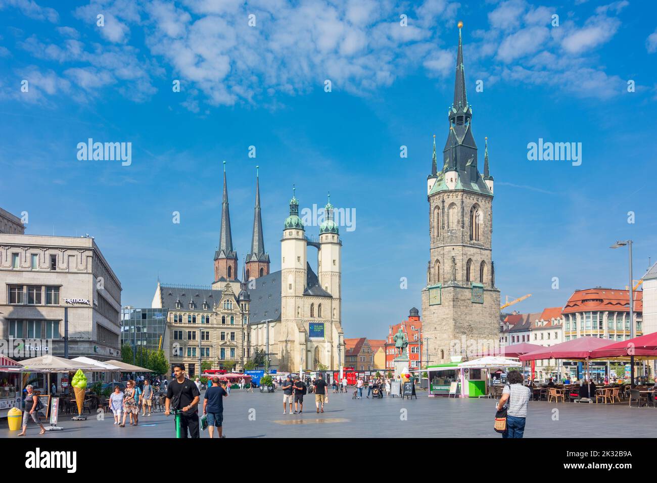 Halle (Saale): Marktplatz mit Marktkirche, Händel-Denkmal, Roter Turm in Sachsen-Anhalt, Sachsen-Anhalt, Deutschland Stockfoto