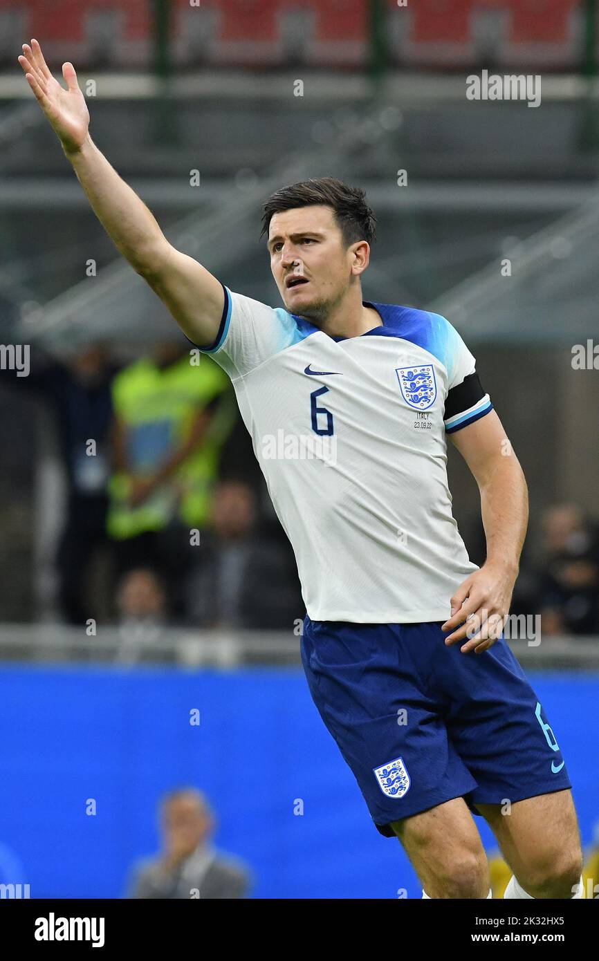 Mailand, Italien. 23. September 2022. Harry Maguire aus England während des Spiels der Europäischen Nationenliga 2022 Italien-England Giuseppe Meazza Stadion in Mailand, Italien, 23.. September 2022 Fotografo01 Quelle: Independent Photo Agency/Alamy Live News Stockfoto