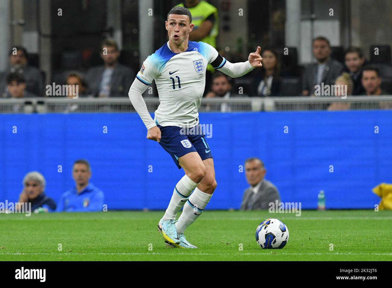 Mailand, Italien. 23. September 2022. Phil Foden aus England während des Spiels der Europäischen Nations League 2022 in Mailand, Italien, 23.. September 2022 Fotografo01 Quelle: Independent Photo Agency/Alamy Live News Stockfoto