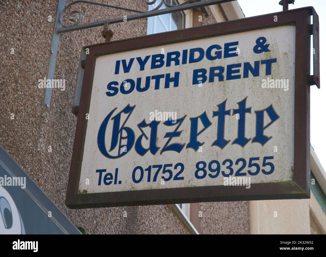 Zeitungsschild für die ivybridge und die südliche brent gazette in ivybridge devon Stockfoto