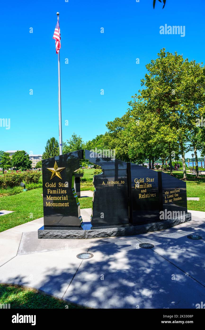 Havre de Grace, MD, USA – 13. August 2022: Ein Gold Star Family Memorial am Rande der Küste der Bucht von Chaspeake im Concord Point Park. Stockfoto