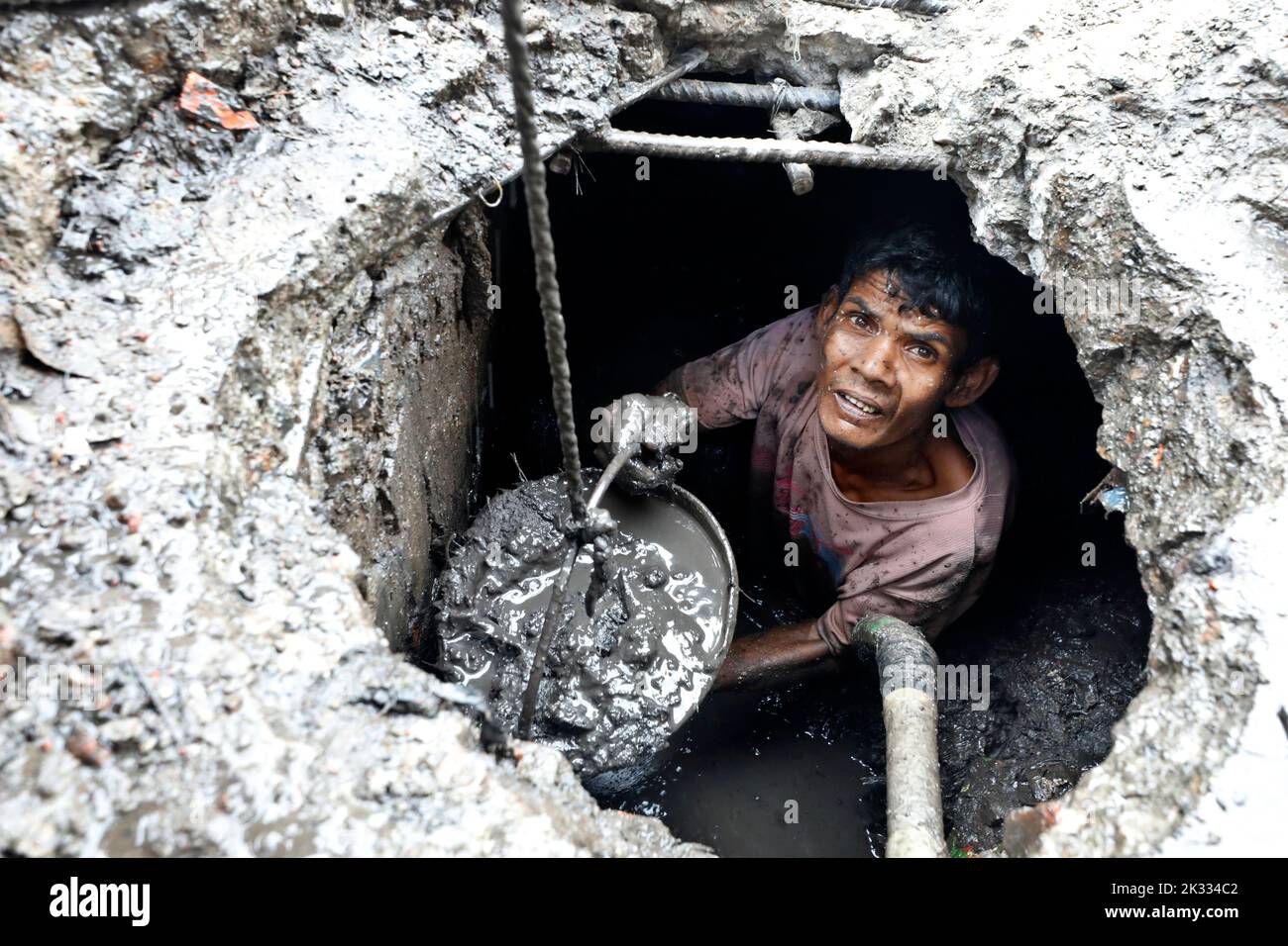 Dhaka, Bangladesch, sk hasan ali, 2022, Foto, Leitartikel, Umwelt, Klimawandel, Menschen, Dhaka City, Stadt, Architektur, Himmel, Straße, Straße, Geplündert Stockfoto