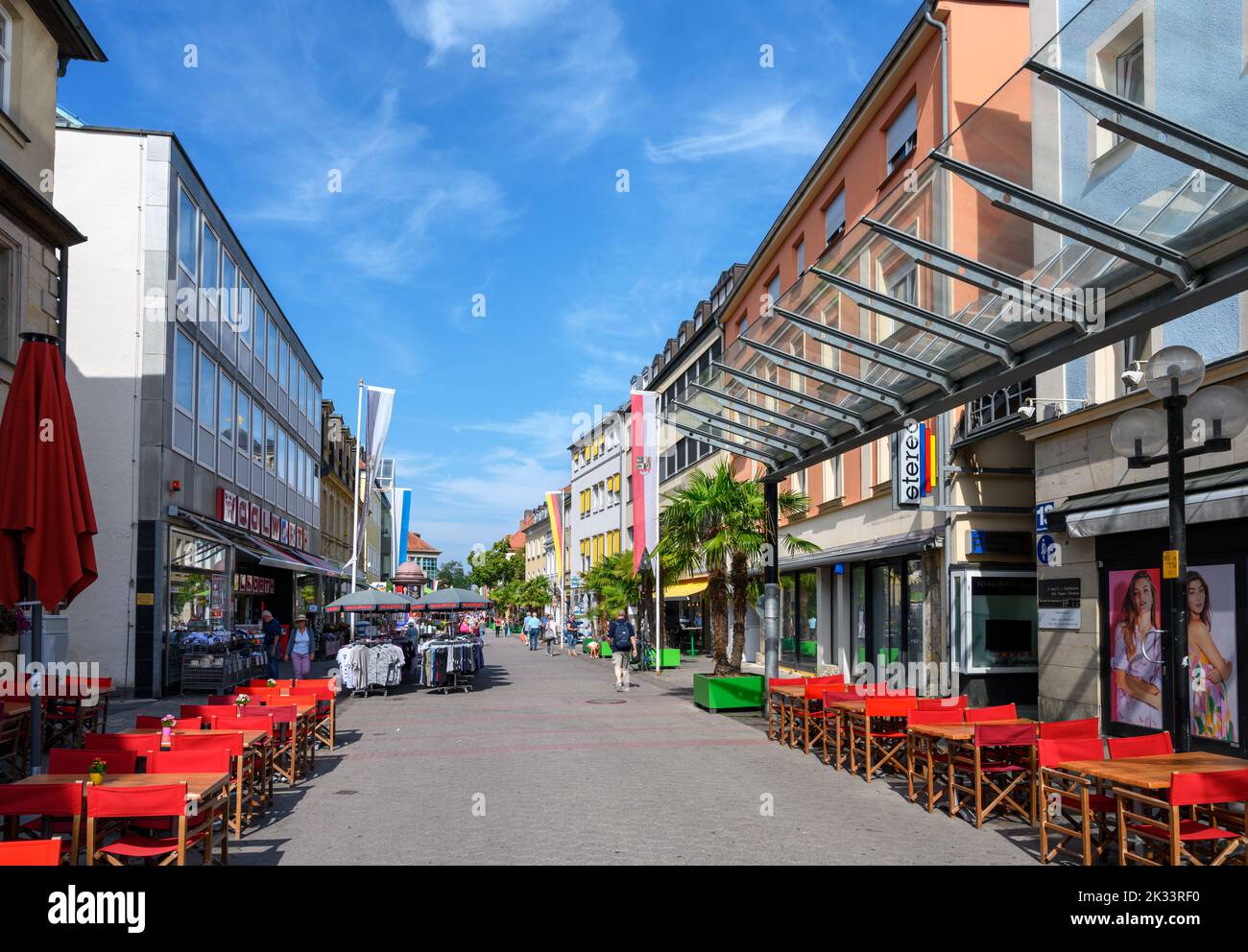 Geschäfte in der Richard-Wagner-Straße, Bayreuth, Bayern, Deutschland Stockfoto