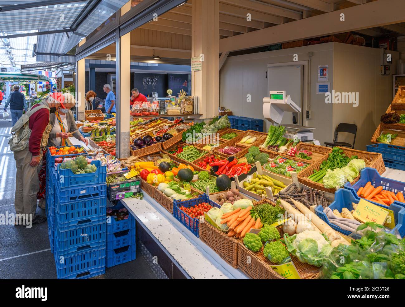 Indoor-Markt in Carlsplatz, Altstadt, Düsseldorf, Deutschland Stockfoto
