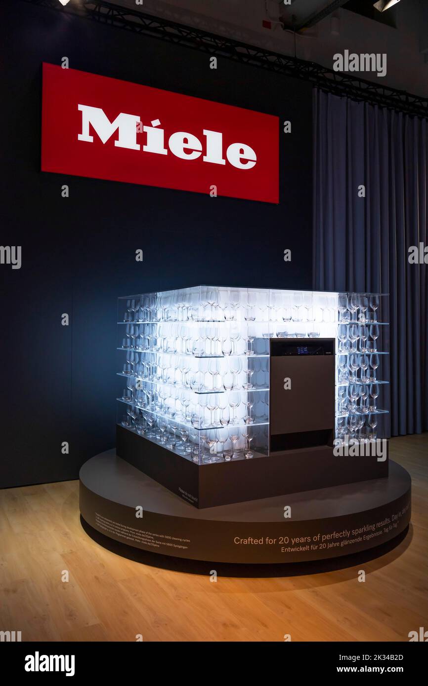 Messestand stehen Fotos und Bildmaterial in hoher Auflösung Alamy