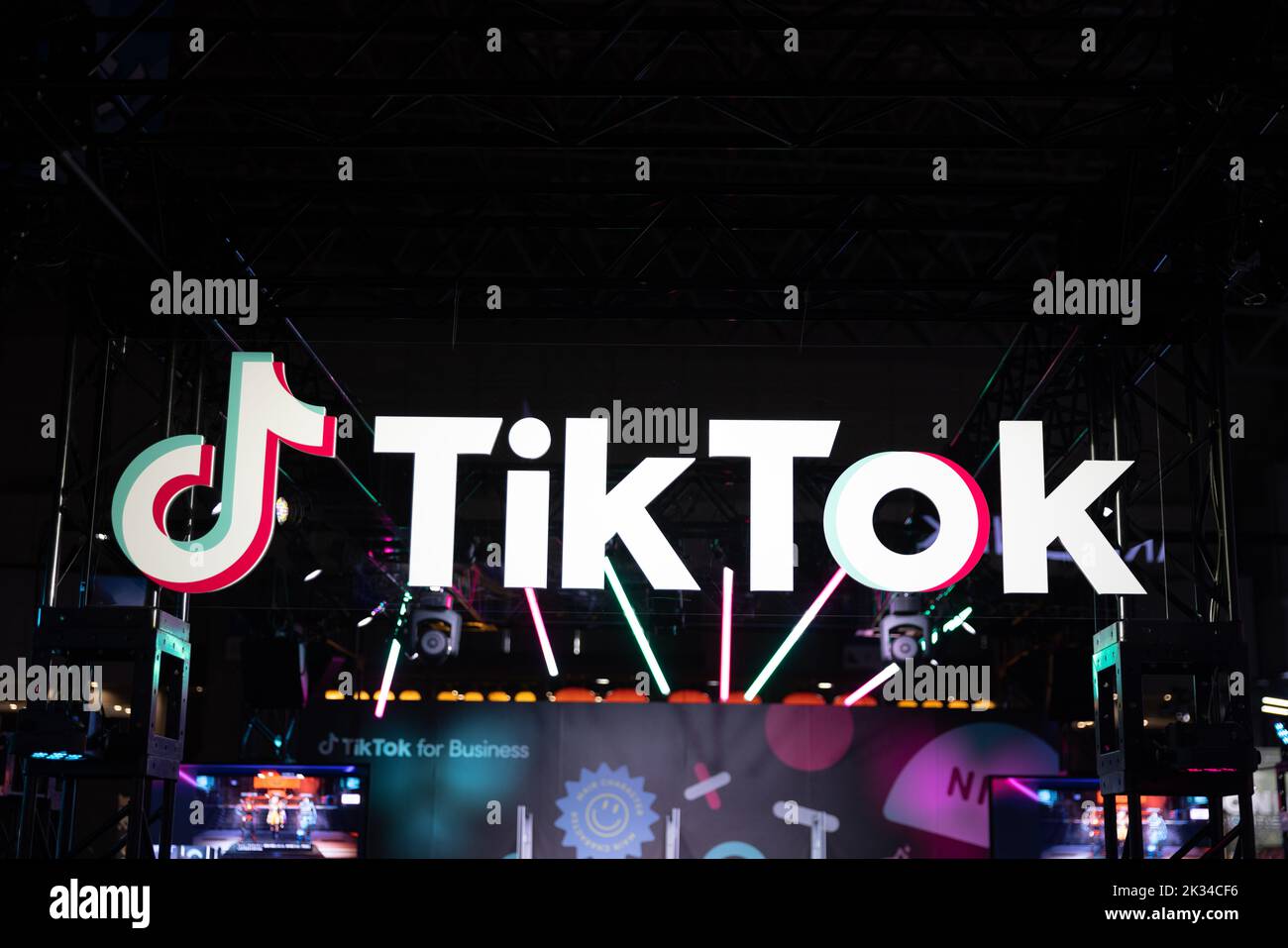 Chiba, Japan. 17. September 2022. TikTok Stand auf der Tokyo Game Show 2022. Nach einer zweijährigen Pause, die durch die Covid-19-Pandemie erzwungen wurde, kehrte die Tokyo Game Show zur Makuhari Messe in Chiba, Japan, zurück. (Bild: © Stanislav Kogiku/SOPA Images via ZUMA Press Wire) Stockfoto