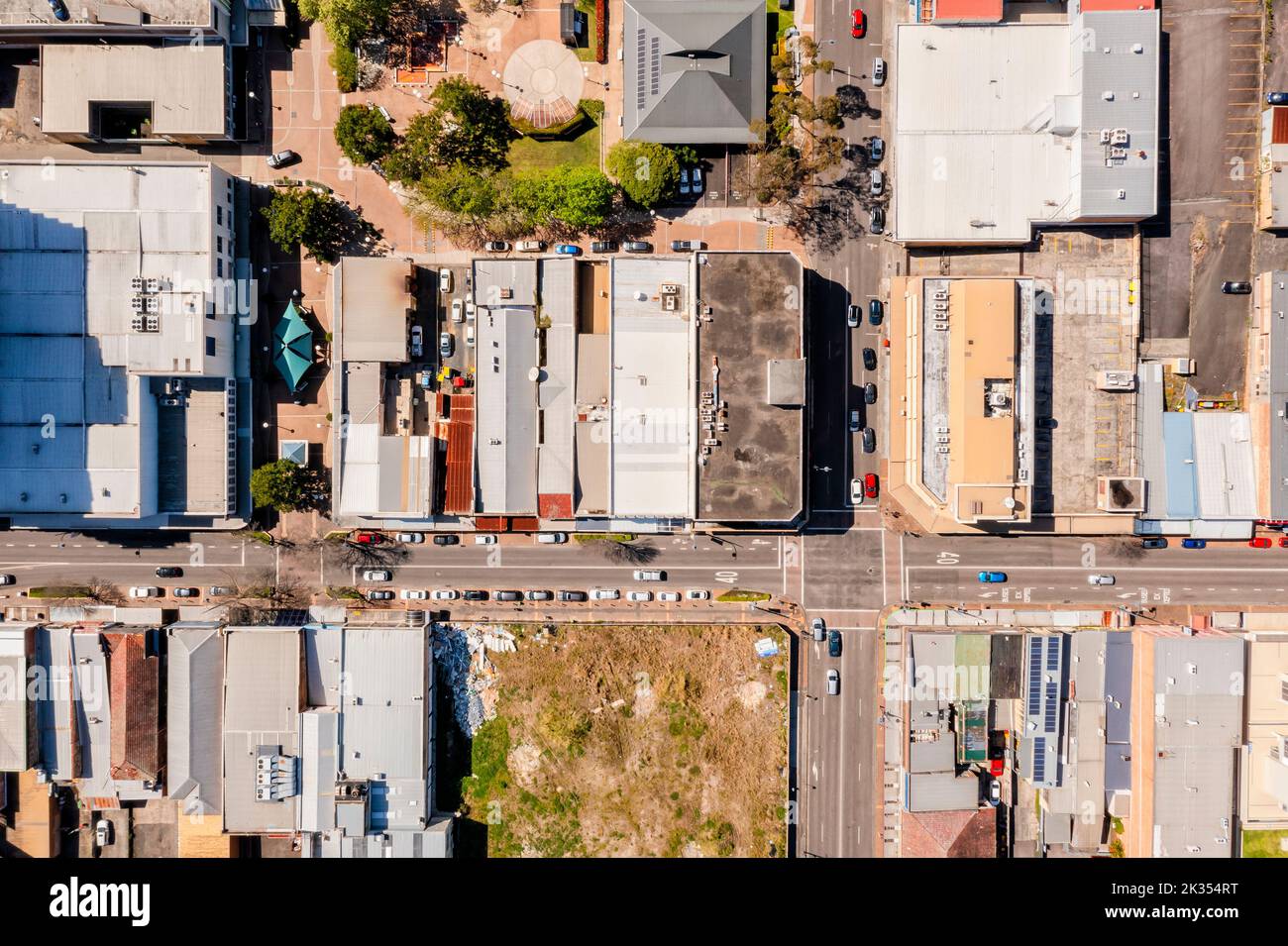 Von oben aus eine Luftaufnahme über die Innenstadt von Gosford an der Zentralküste Australiens. Stockfoto