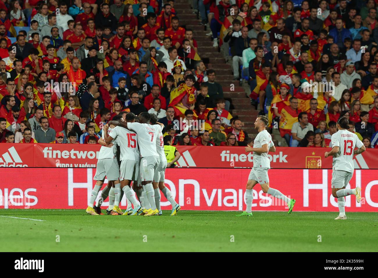Schweizer Spieler feiern ein Tor während der UEFA Nations League Ein Spiel der Gruppe 2 zwischen Spanien und der Schweiz am 24. September 2022 in La Romareda in Zaragoza, Spanien Stockfoto
