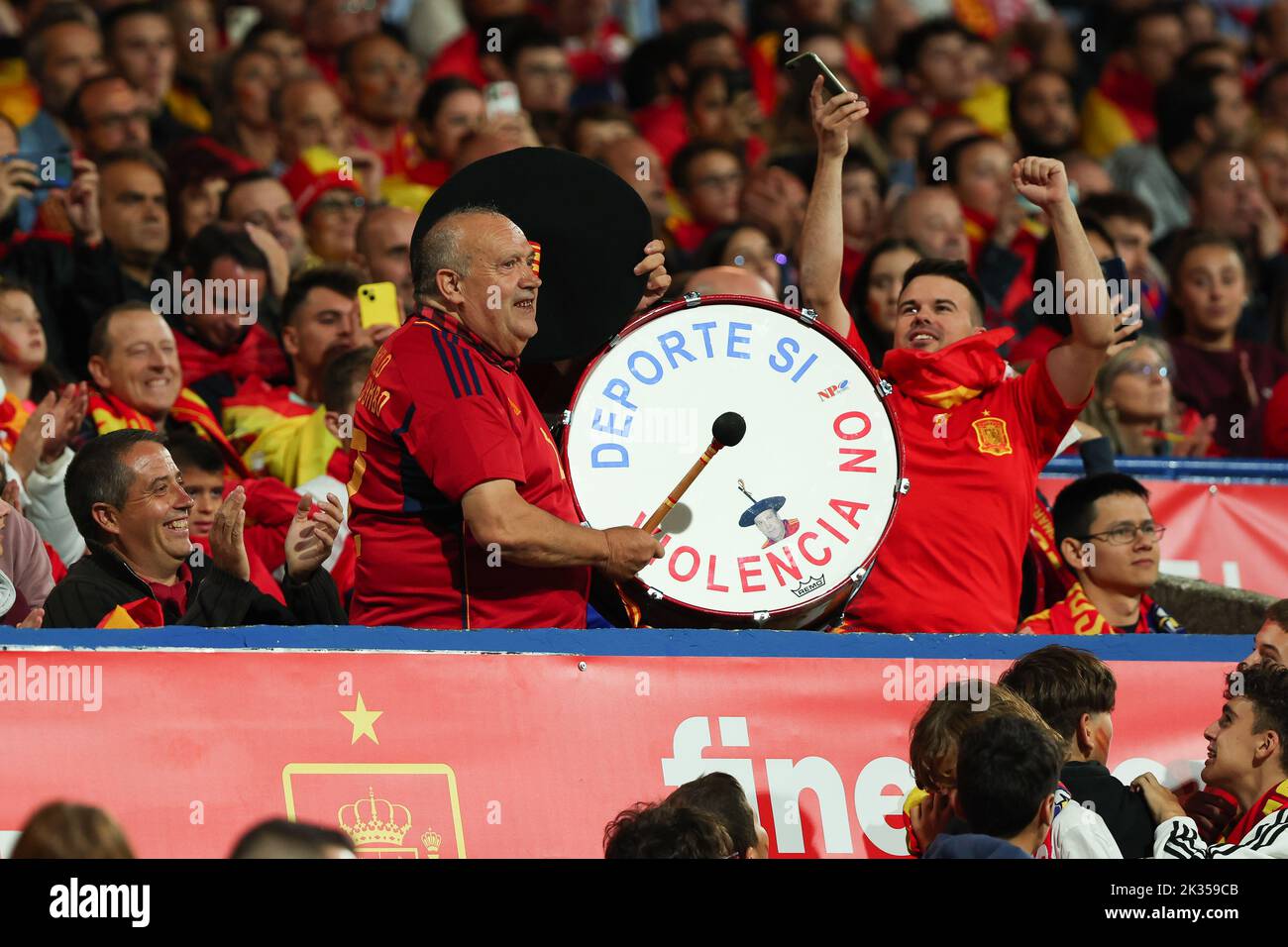 Manolo el del Bombo von Spanien während der UEFA Nations League Ein Spiel der Gruppe 2 zwischen Spanien und der Schweiz in La Romareda am 24. September 2022 in Zaragoza, Spanien Stockfoto