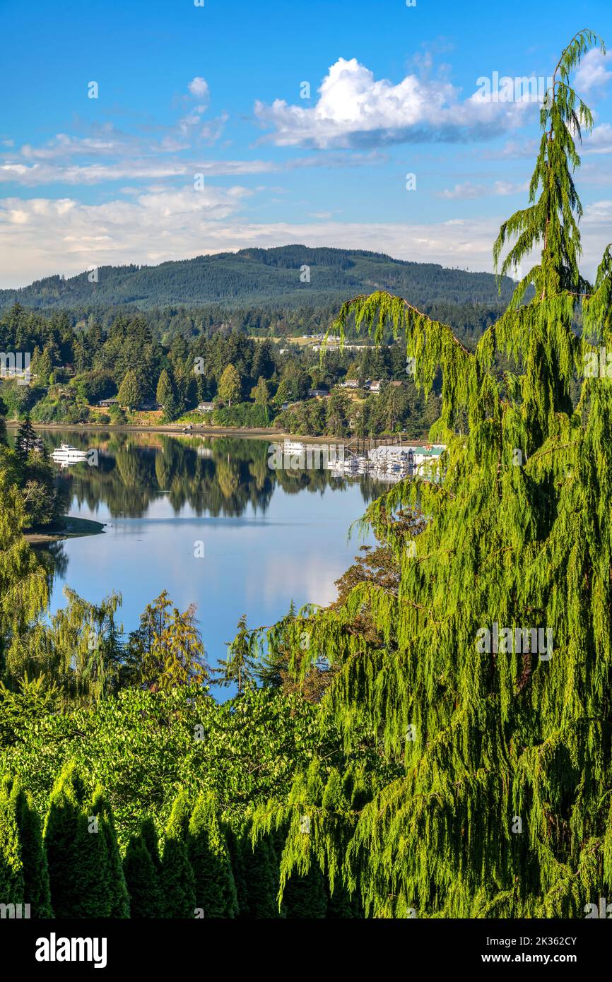 Landschaftlich reizvolle Sommeransicht auf der Halbinsel Kitsap, Bremerton, Washington, USA Stockfoto
