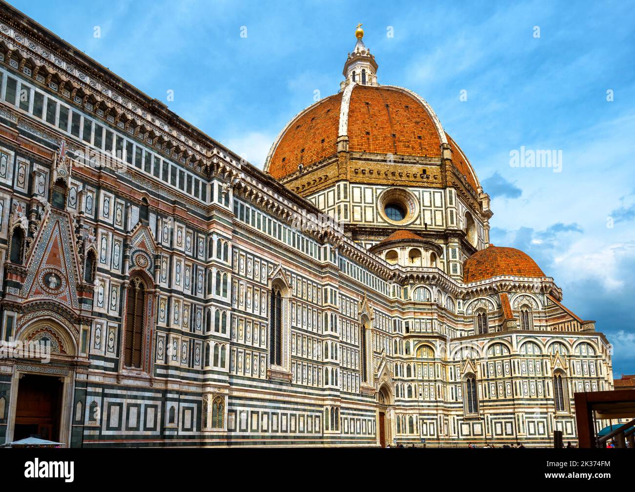 Duomo oder Basilica di Santa Maria del Fiore, Florenz, Italien. Es ist das Wahrzeichen der Stadt Florenz. Alte Kathedrale von St. Mary of Flower mit roter Kuppel und Stockfoto