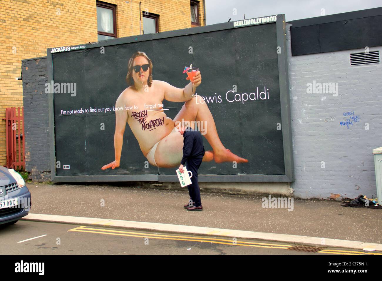 Glasgow, Schottland, Großbritannien 25.. September 2022. Lewis Capaldi zog königliche Graffiti auf dem barras-Markt aus. Credit Gerard Ferry/Alamy Live News Stockfoto
