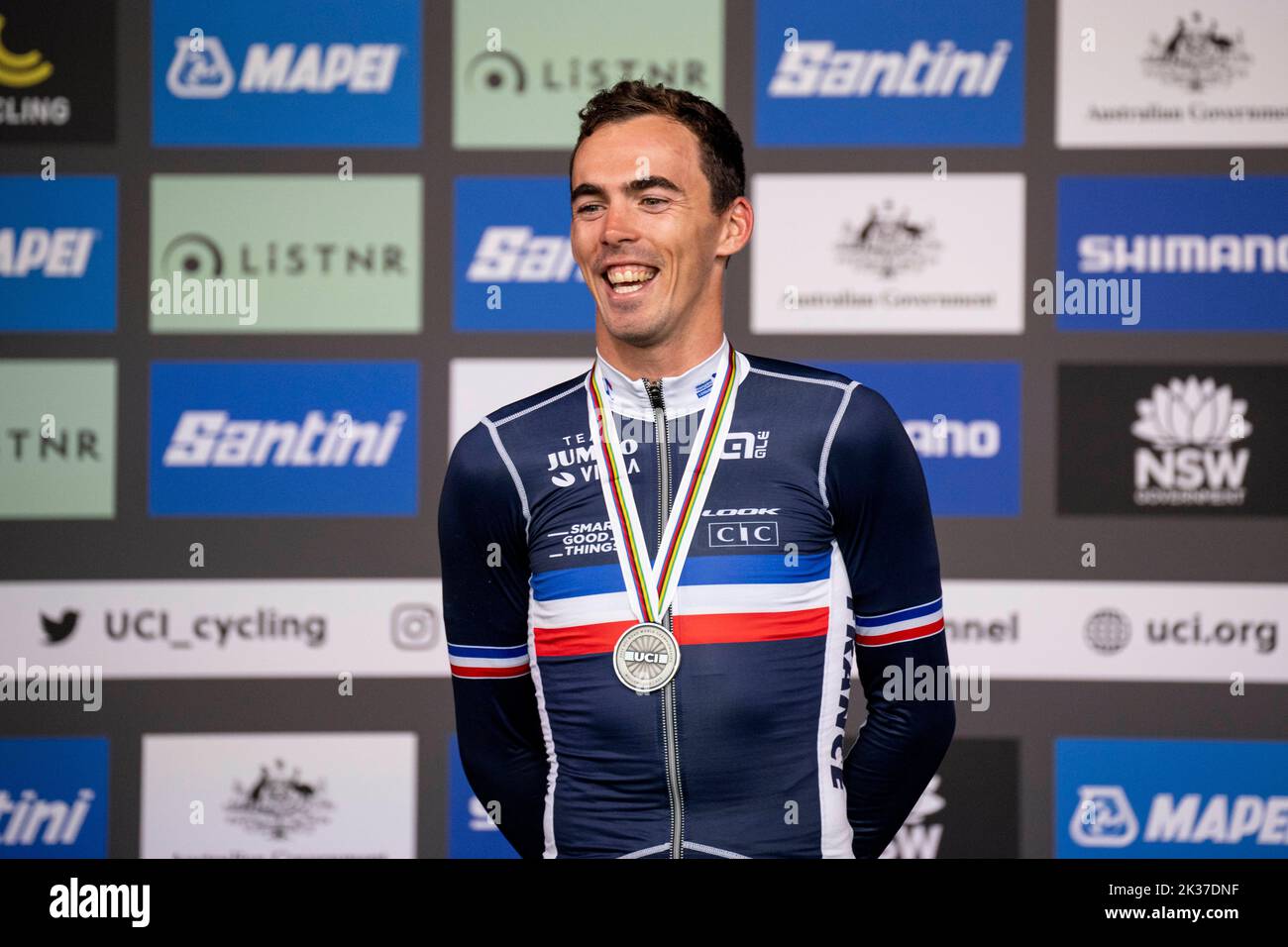 25.. September 2022; Wollongong, Illawarra, South Wales, Australien: UCI World Road Cycling Championships, Christophe Laporte aus Frankreich auf dem Podium nach dem zweiten Platz beim Elite Mens Road Race Stockfoto