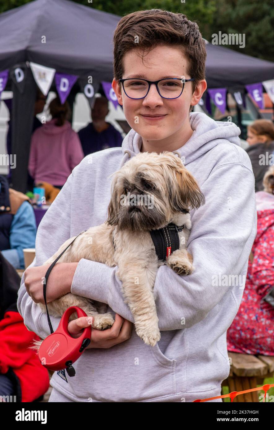 Follimoot, in der Nähe von Harrogate, North Yorkshire, 25.. September 2022. Das Follifoot Dog Festival, bei dem Hundefreunde heute ihre geliebten Haustiere zeigen konnten. Bildquelle: ernesto rogata/Alamy Live News Stockfoto