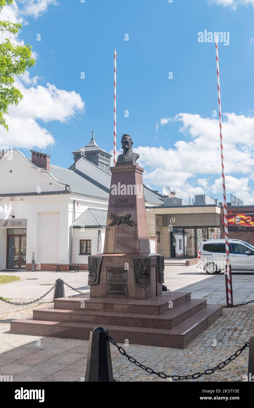 Bust of jozef pilsudski Fotos und Bildmaterial in hoher Auflösung Alamy
