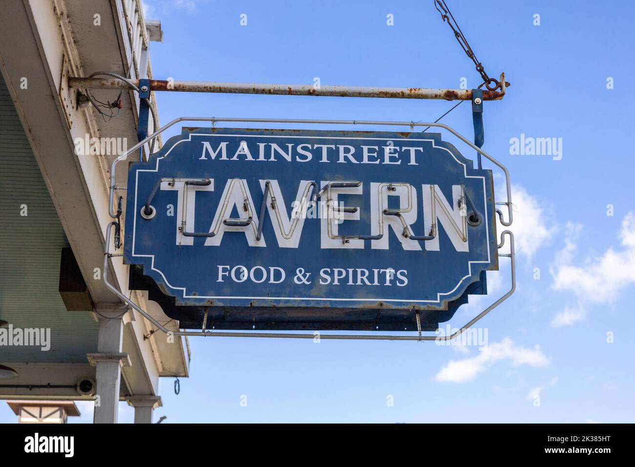 Main Street Tavern Retro Old Neon Schild vor Einer Restaurant Bar in Frankenmuth Michigan Stockfoto