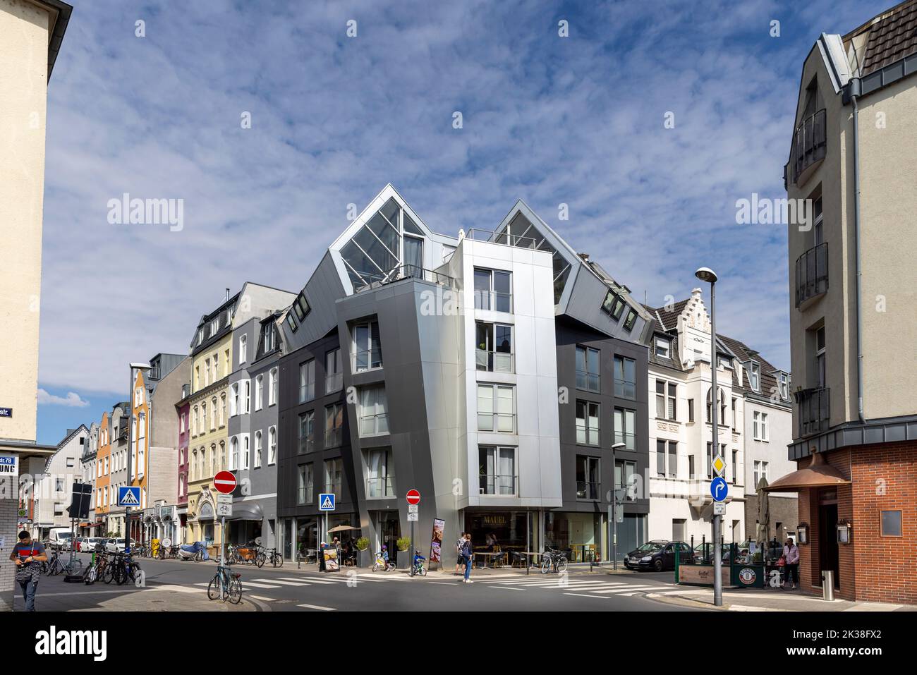Vielseitige Architektur in der deutschen Stadt Köln Stockfoto