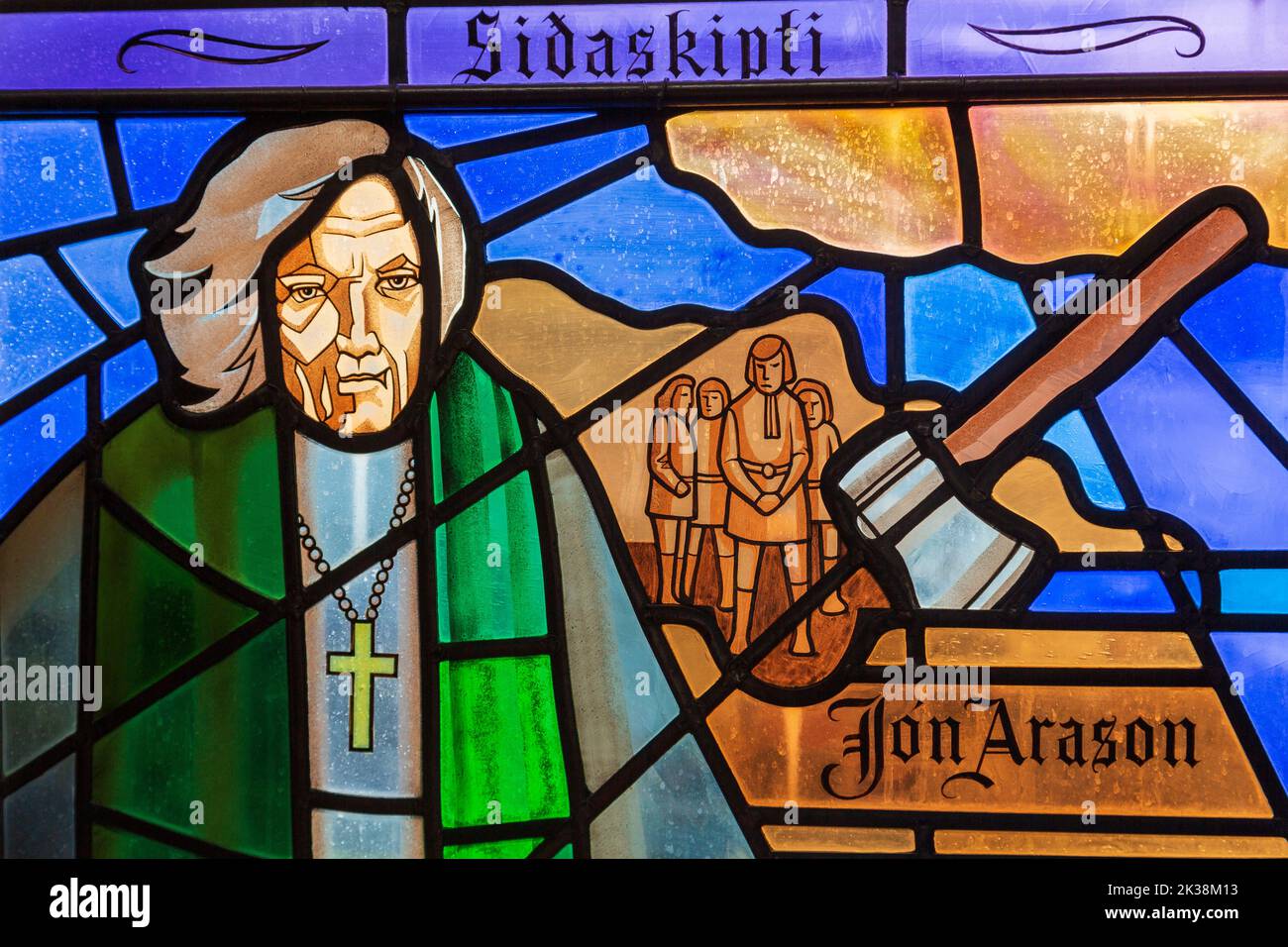 Glasmalerei in Kirche, Akureyri, Island, Europa Stockfoto
