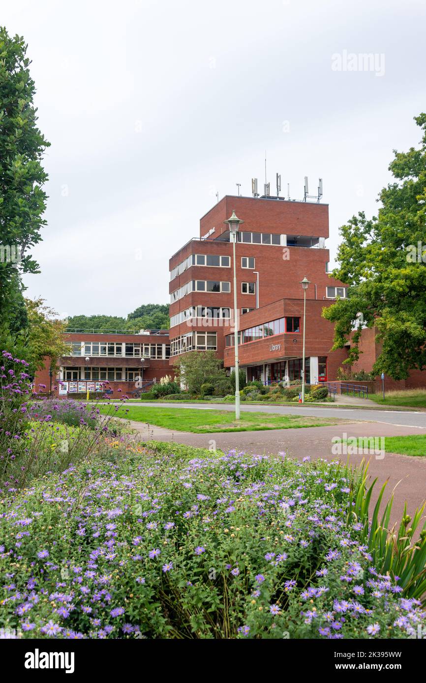 Welwyn Garden City Central Library, The Campus, Welwyn Garden City Centre, Hertfordshire, England, Großbritannien Stockfoto