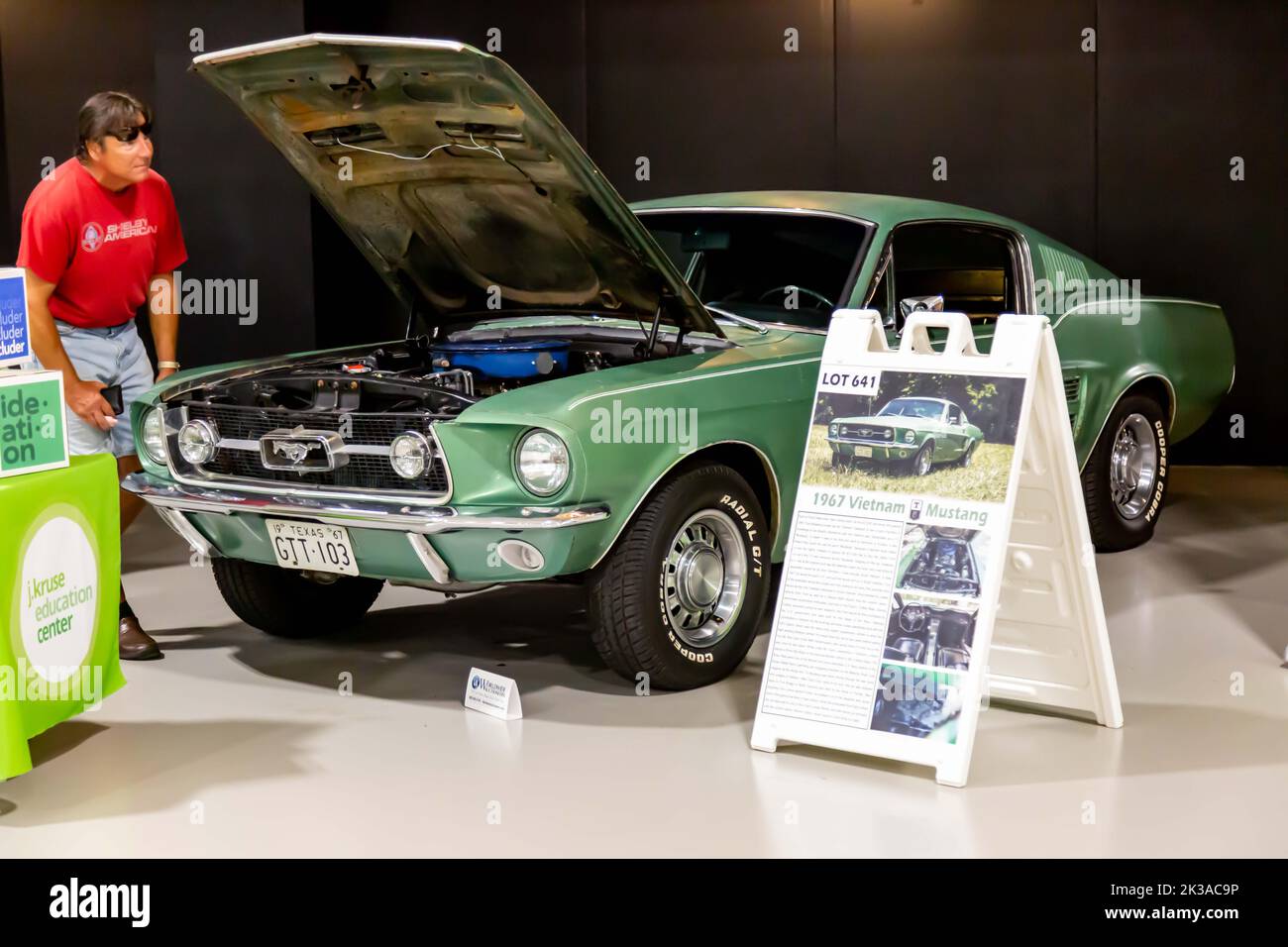 Ein grüner 1967 Ford Mustang T5 Fastback, oder 'Vietnam Mustang', auf