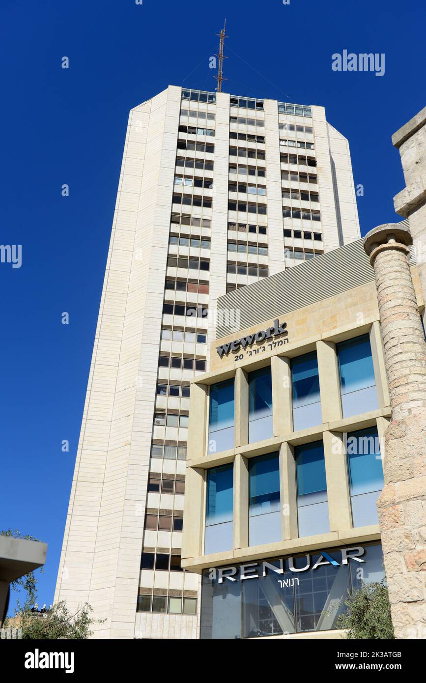 Das ikonische City Towe und das WeWork-Büro im Zentrum von Jerusalem, Israel. Stockfoto
