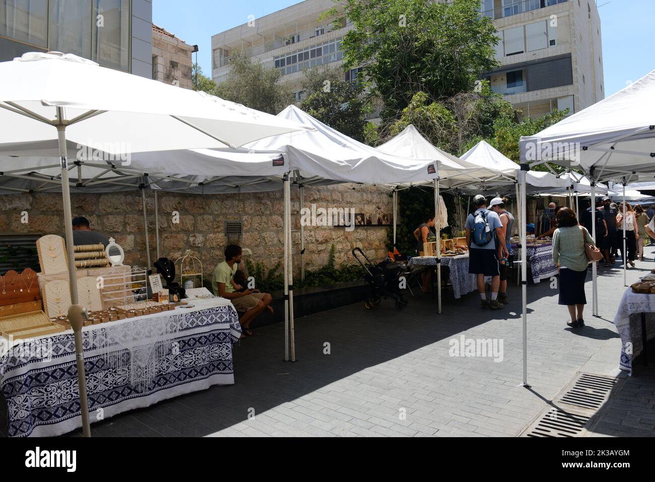 Die lebendige Bezalel-Straße in Jerusalem, Israel. Stockfoto