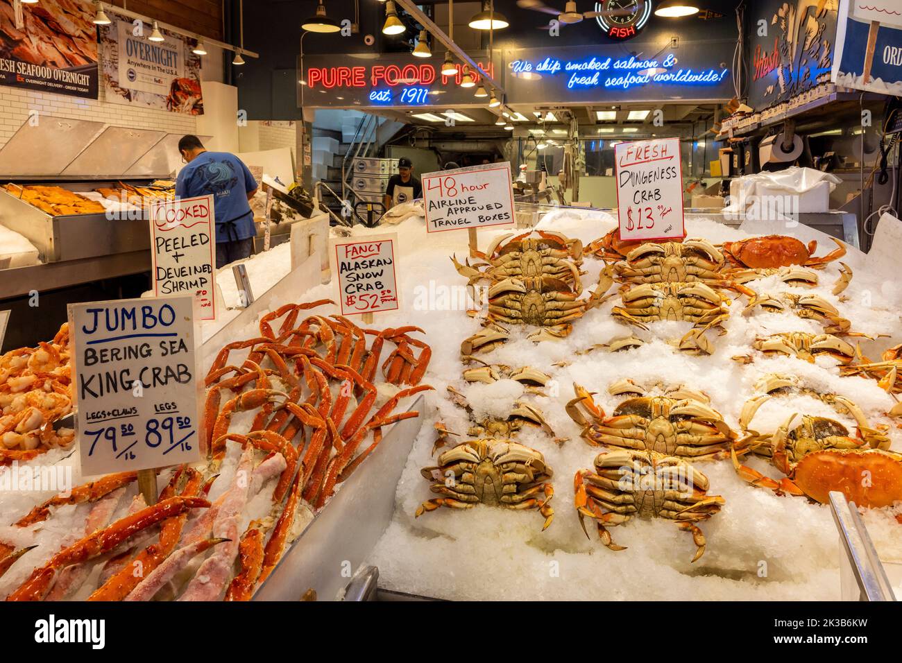 Fischstand am Pike Place Market, Seattle, Washington, USA Stockfoto