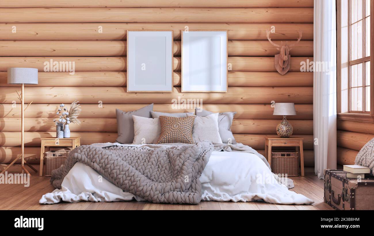 Schlafzimmer mit Blockhütte in Weiß- und Beigetönen. Doppelbett mit Decke und Federdecke, Beistelltische aus Holz. Frame Mockup, Bauernhaus Innenarchitektur Stockfoto