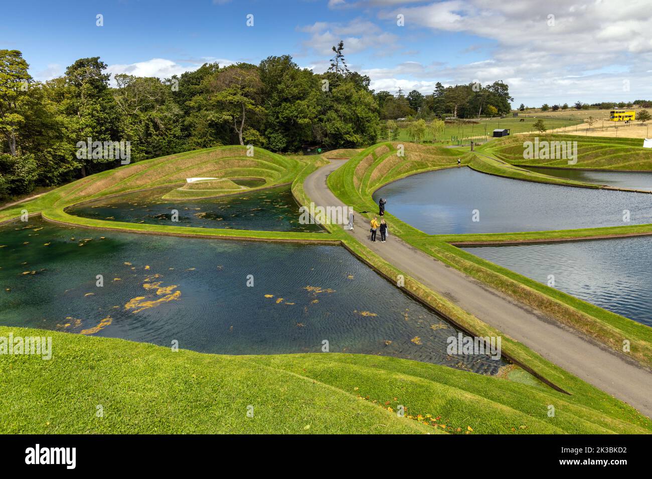 Landformen mit dem Titel „Zellen des Lebens“ von Bildhauer Charles Jencks, Jupiter Artland, Wilkieston, Edinburgh, West Lothian, Schottland. Stockfoto
