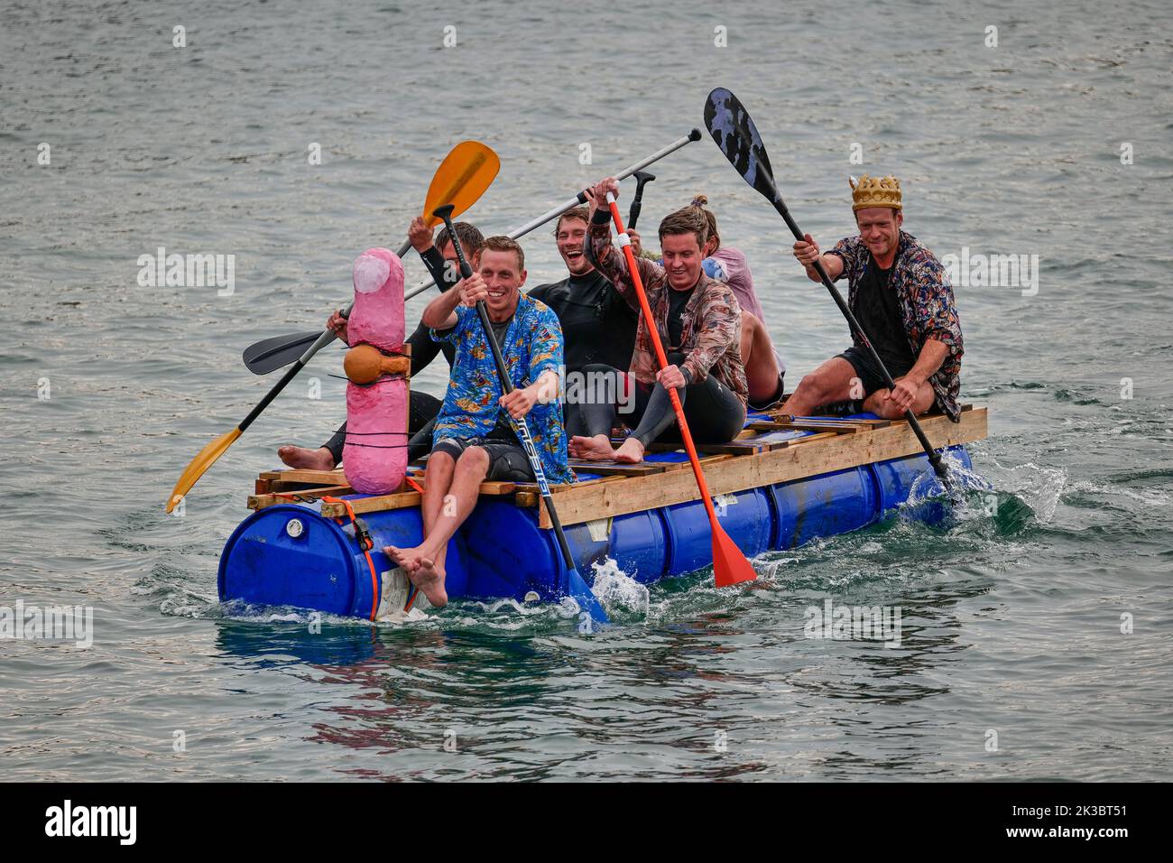 Porthleven Floßrennen 2022 Kunstfestival auf dem Werftmarkt mit Meet