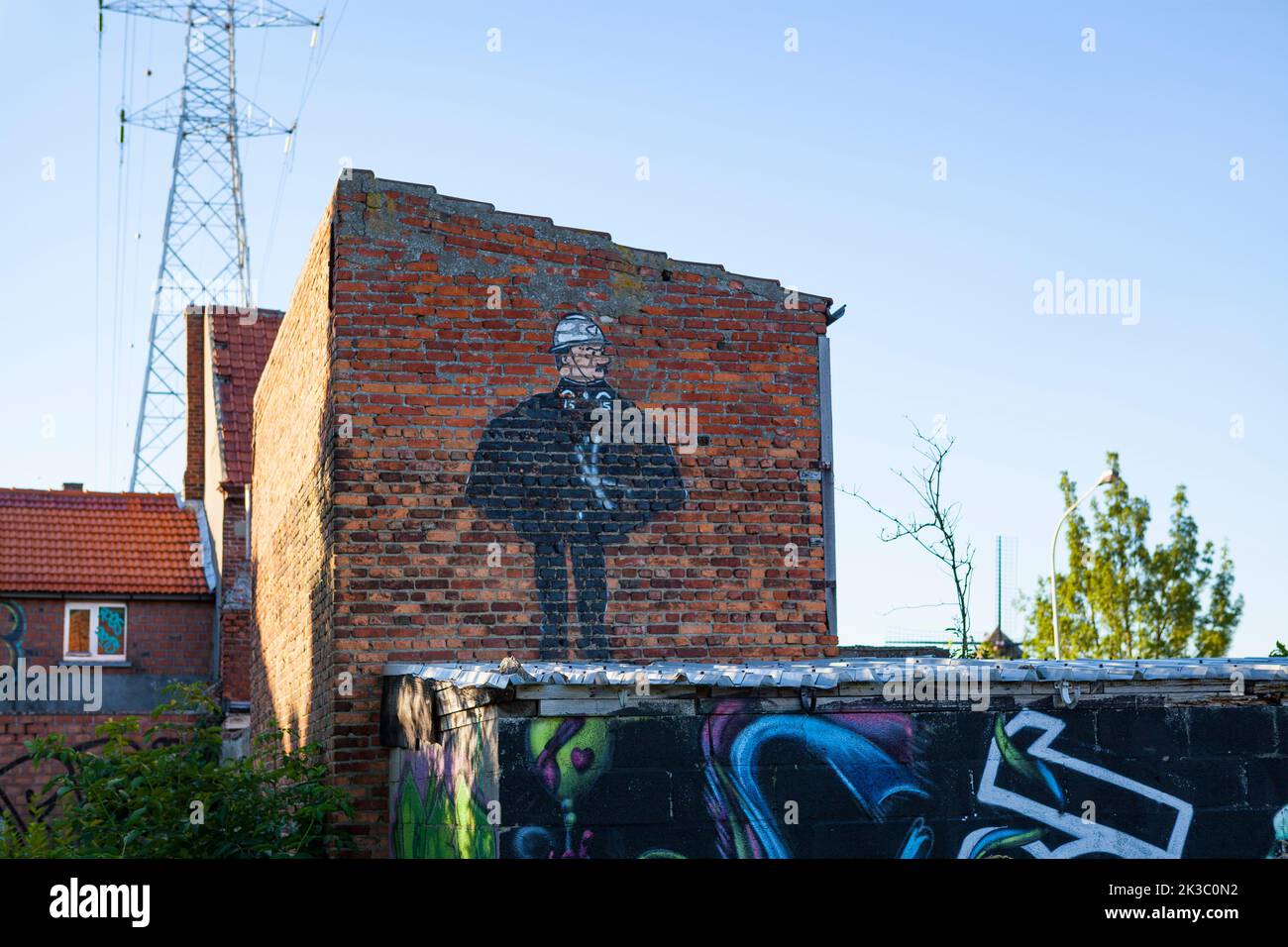 Gemälde an einer Wand eines der linken Häuser in Doe Stockfoto