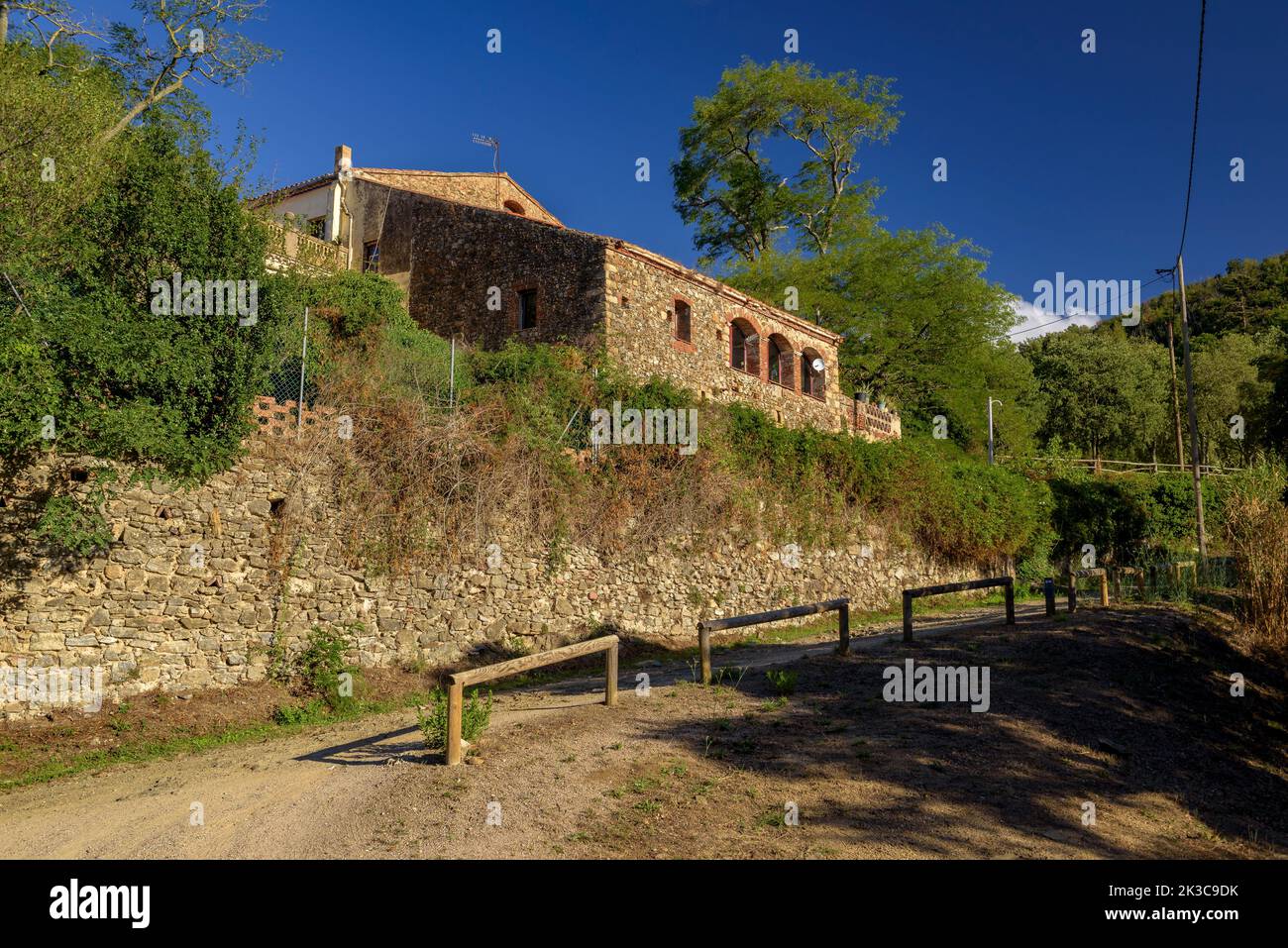 Ein Haus in Sant Martí de Montnegre (Vallès Oriental, Barcelona, Katalonien, Spanien) ESP: Una casa en Sant Martí de Montnegre. Vallès Oriental, Cataluña Stockfoto