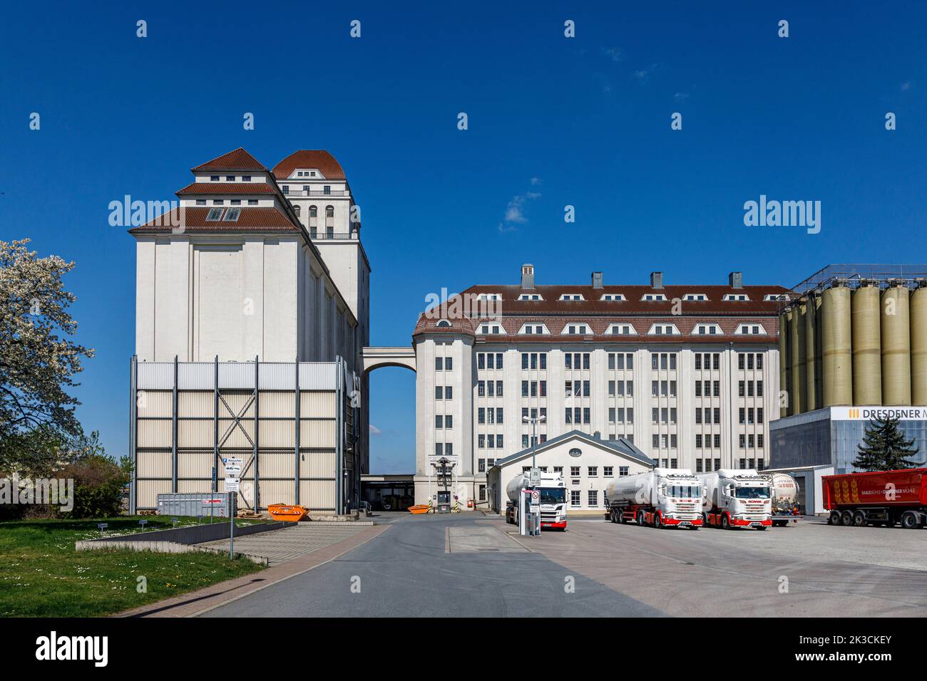 Dresdener Mühle, Getreidemühle am Hafen Alberthafen im Dresdner Stadtteil Friedrichstadt Stockfoto