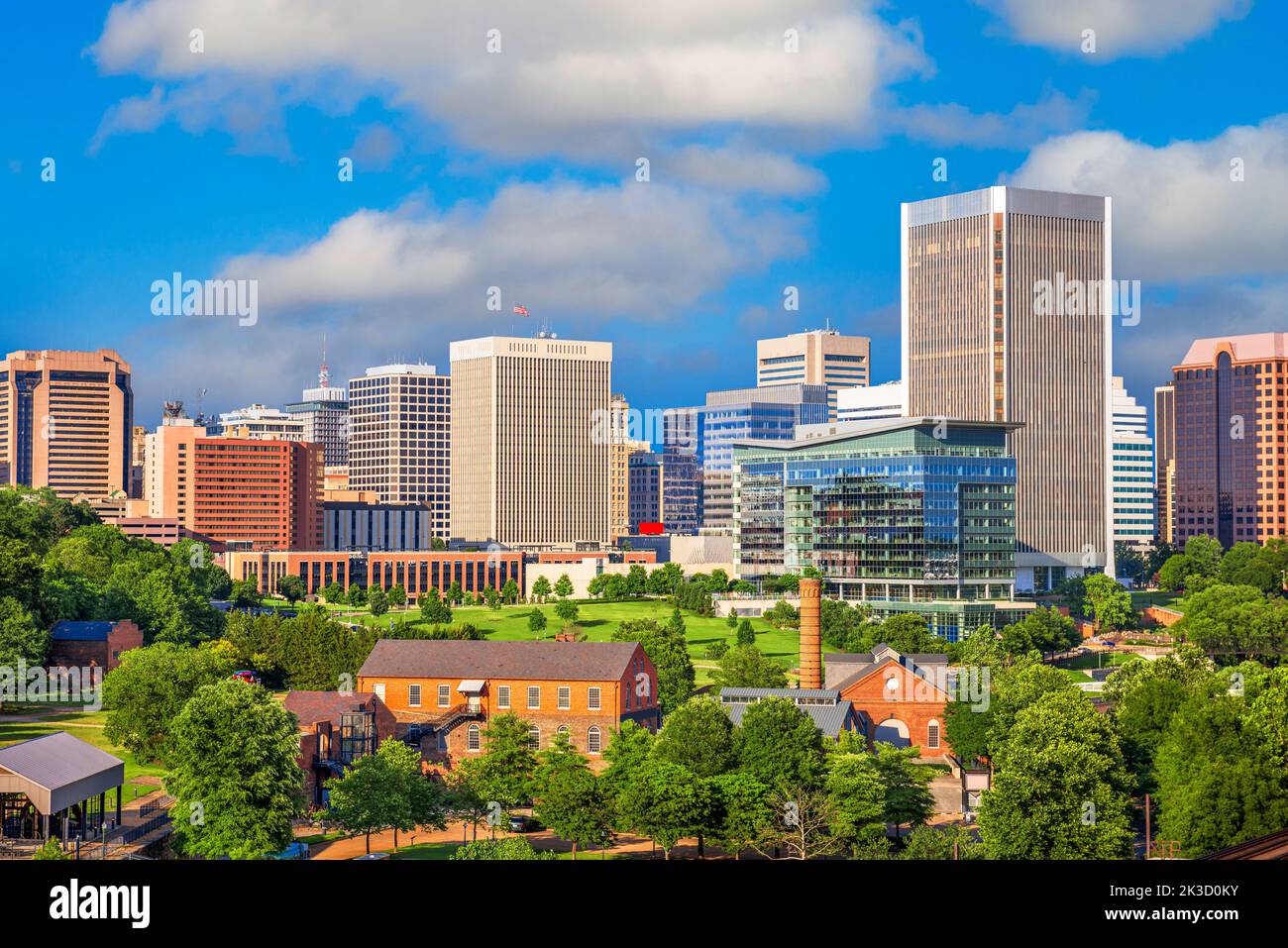 Richmond, Virginia Park und Skyline am Nachmittag. Stockfoto