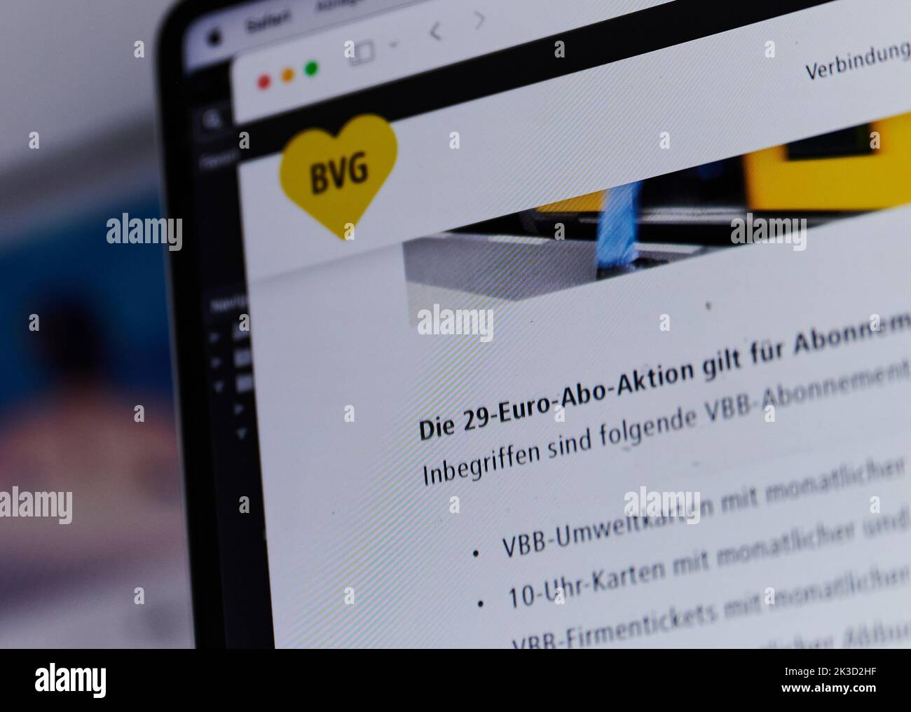 Berlin, Deutschland. 26. September 2022. '29-Euro-Abo-Aktion' ist auf der BVG-Website geschrieben. Das Ticket ist von Oktober bis Dezember in der Tarifzone Berlin ab gültig. Quelle: Annette Riedl/dpa/Alamy Live News Stockfoto